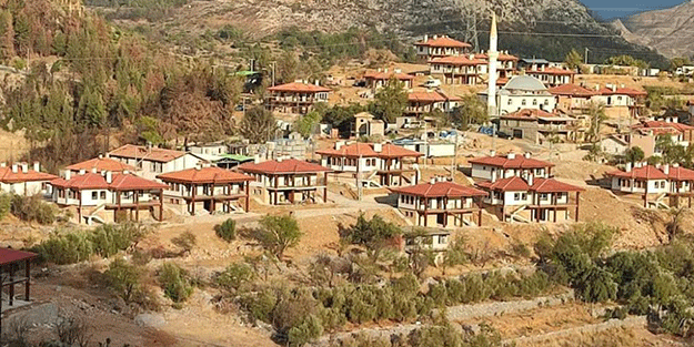 Orman yangını sonrası yeni bir köy inşa edildi