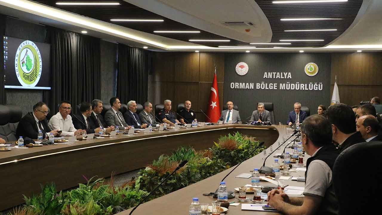 Antalya’da ormanlar İHA ile izlenecek! Vali Hulusi Şahin yangınlara karşı 