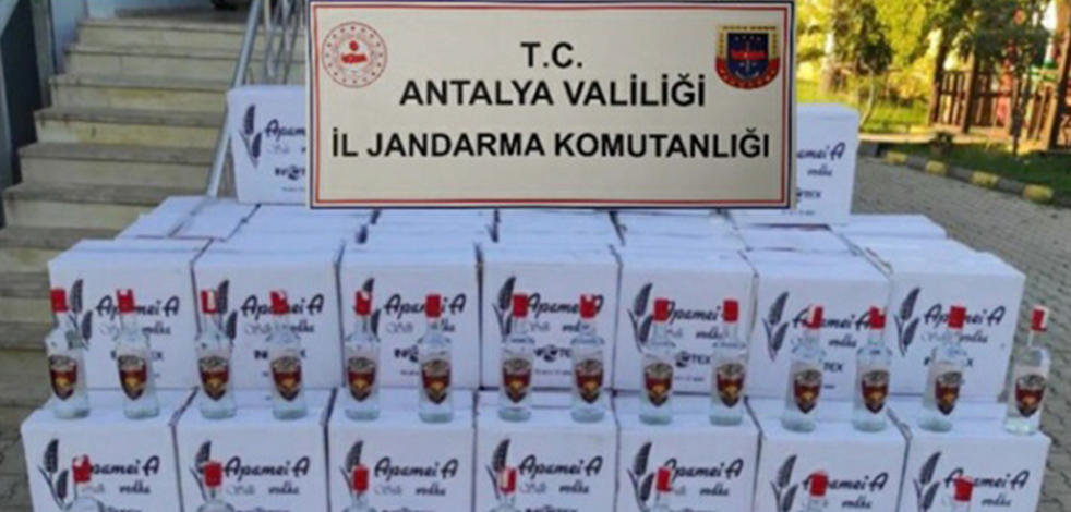 Antalya'da otelde 1800 litre sahte alkol ele geçirildi