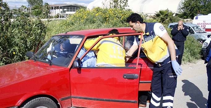 Antalya'da otomobilde şüpheli ölüm
