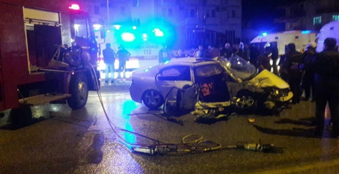 Antalya'da otomobiller çarpıştı: 1 ölü, 5 yaralı
