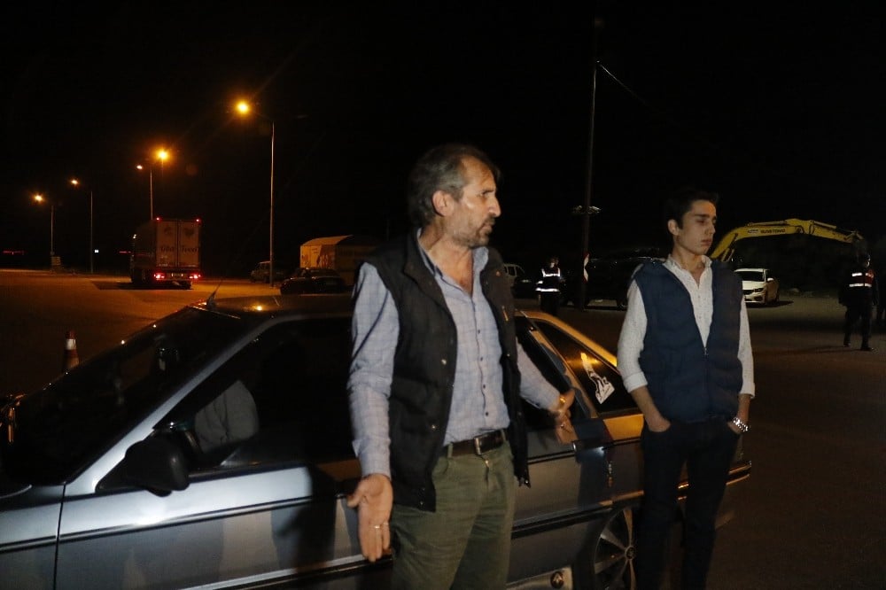 Antalya’da özel araçların kente giriş yasağının ardından çıkış yasağı da başladı 