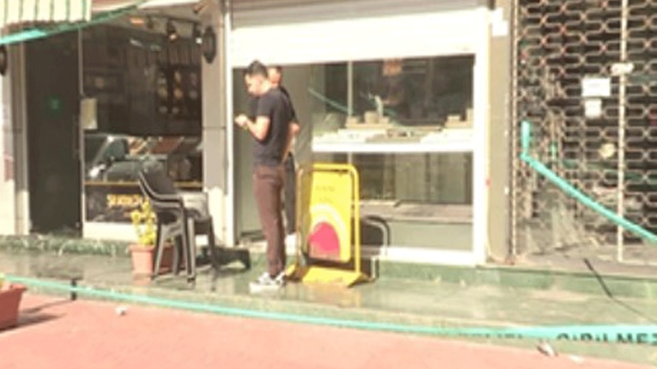 Antalya'da pes dedirten hırızlık: Kameraları boyayıp 5 kilo altını çaldılar!