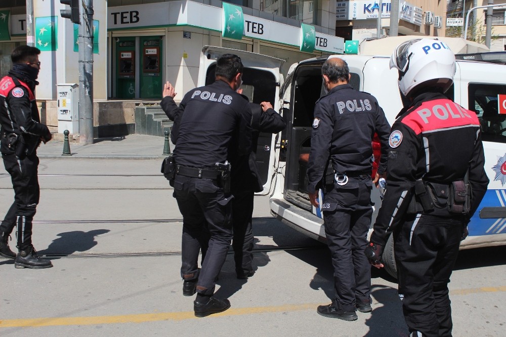 Antalya’da polisi kuş uçurtmadı 