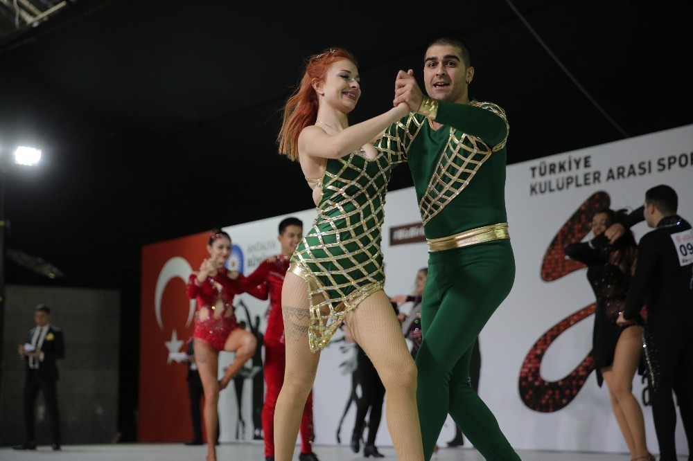 Antalya’da Salsa rüzgarı esiyor 