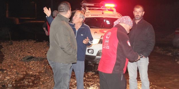 Antalya'da selde mahsur kalan 20 Suriyeli kurtarıldı