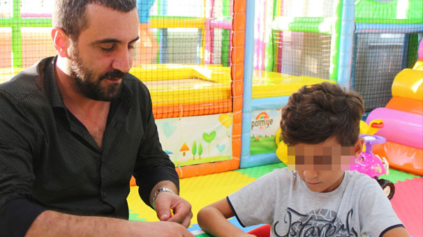 Antalya’da servis parası ödenmedi diye 8 yaşındaki çocuk okulda bırakıldı