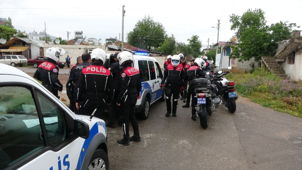 Antalya’da sokak kısıtlamasını ihlal eden 4 kişiye ceza 