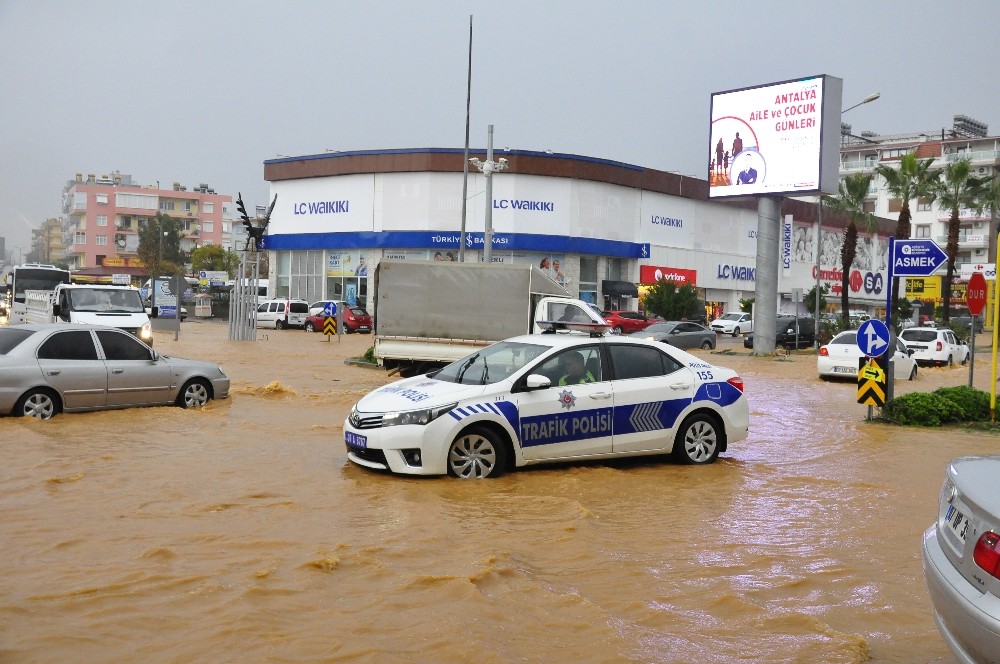 Antalya’da son 48 saatte metrekareye yüzlerce kilo yağış düştü 