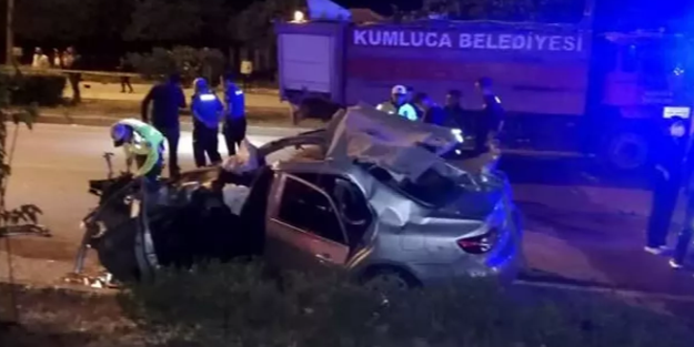 Antalya'da su tankerine çarpan otomobildeki kişi hayatını kaybetti