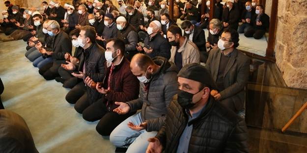 Tarihi camide 126 yıl sonra ilk namaz kılındı