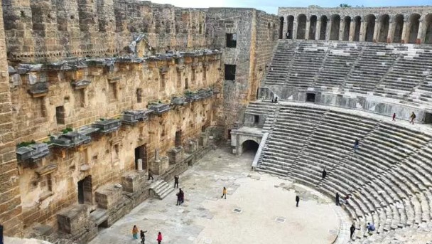 Antalya'da tarihi keşif! 2 bin yıllık heykel bulundu