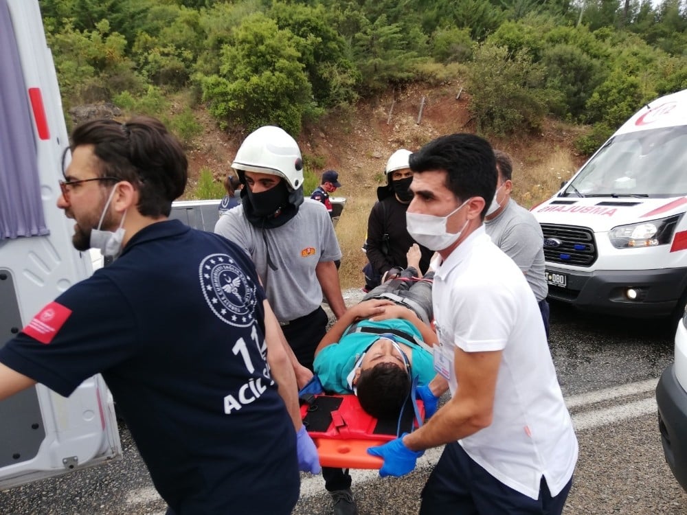 Antalya’da trafik kazası: 1’i ağır 9 yaralı 