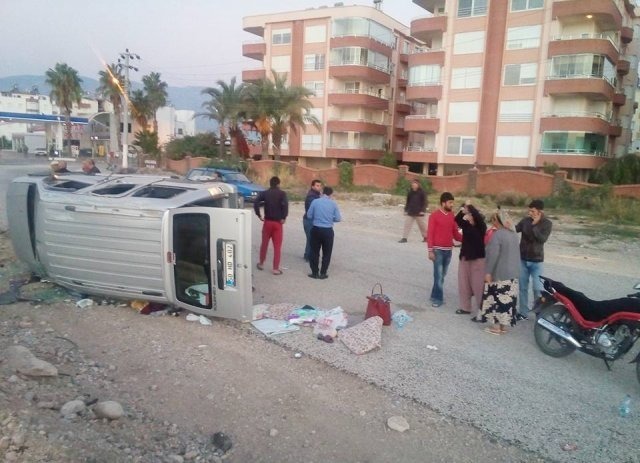 Antalya'da trafik kazası: 4 kişi yaralandı