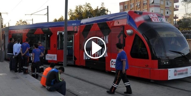 Antalya’da tramvay raydan çıktı