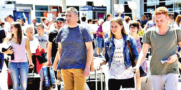 Antalya’da turist artışı hız kesmeden sürüyor