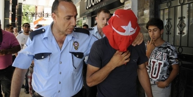 Türk bayrağı ile bakın ne yaptı!