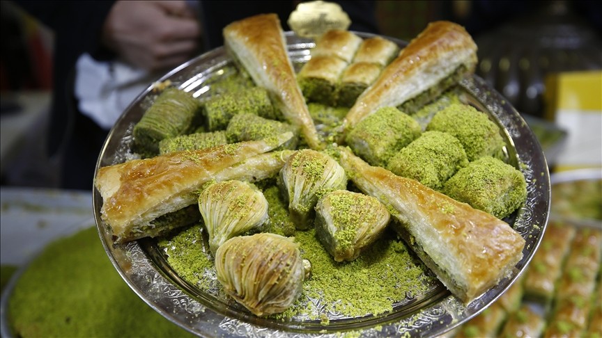 Antalya'da Ulusal Gastronomi Festivali'nde coğrafi işaretli ürünler sergileniyor