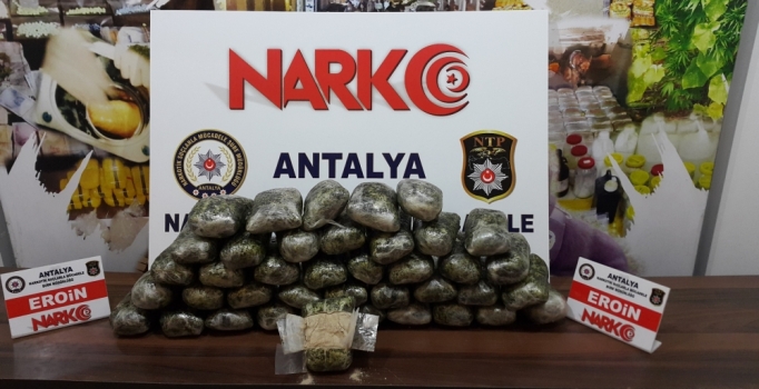 Antalya'da uyuşturucu operasyonunda 21 kilo 360 gram eroin ele geçirildi