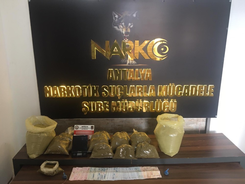 Antalya’da uyuşturucu operasyonunda 4 tutuklama 