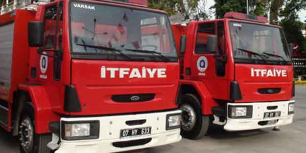 Antalya'da yangın çıktı; 4 arazöz, 8 itfaiye aracı müdahale etti