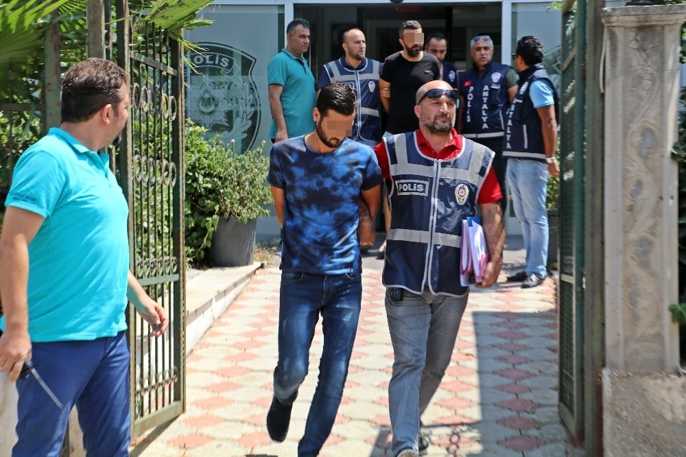 Antalya’da yaralama, iş yeri ve otomobil kurşunlama iddiasına 2 gözaltı 