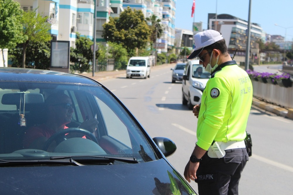Antalya’da yasağı ihlal eden 729 kişiye 1 milyon 487 bin 79 TL ceza 