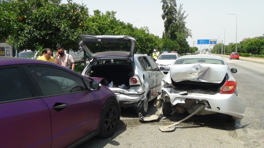 Antalya’da zincirleme trafik kazası 