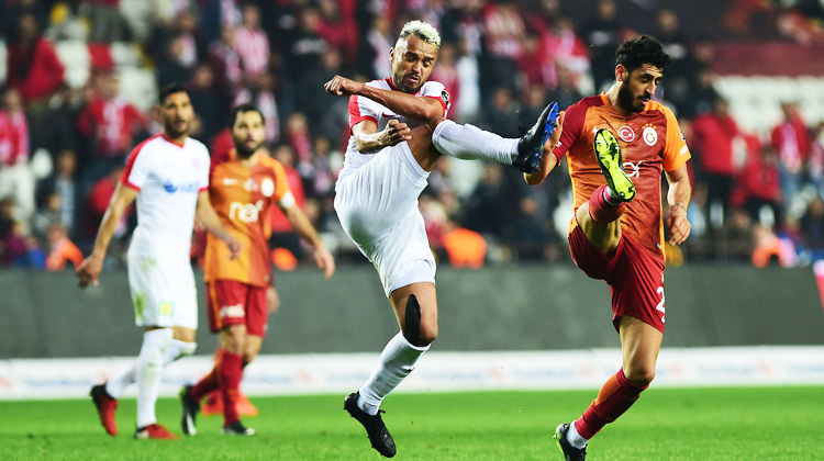 Antalya'da zorlu randevu! Muhtemel 11'ler