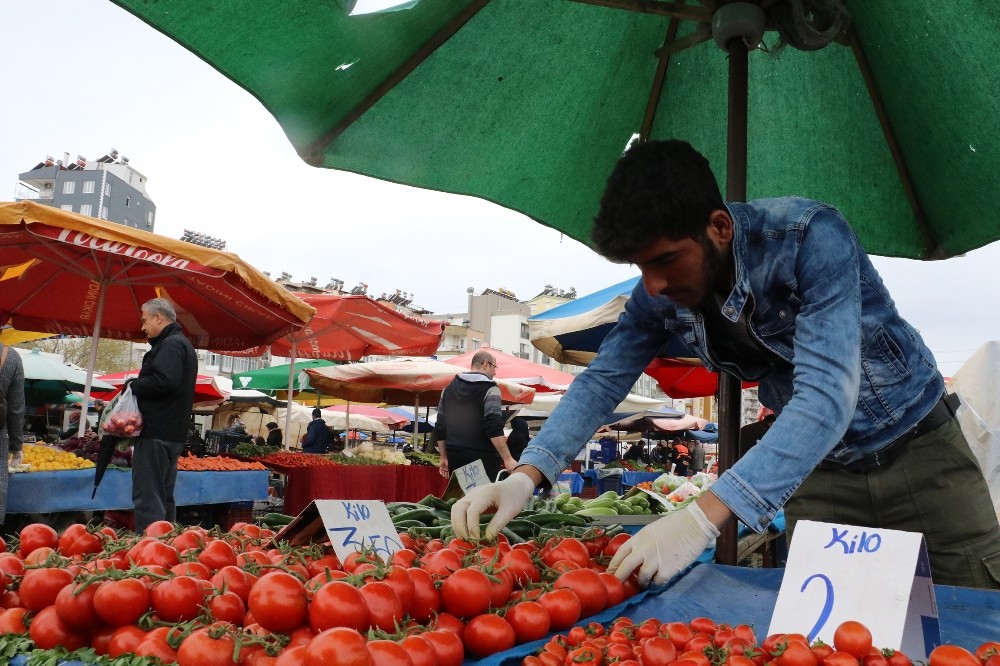 Antalya’daki pazarlarda tek/çift numara tezgah uygulamasına pazarcı esnafından destek 