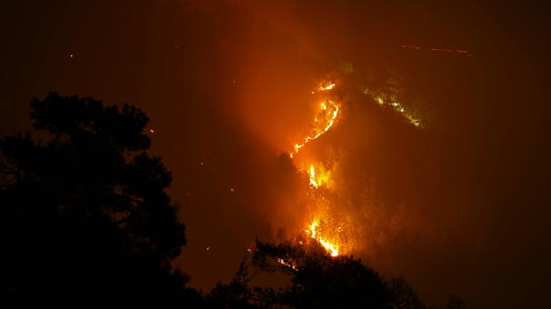 Antalya'daki yangın kısmen kontrol altına alındı