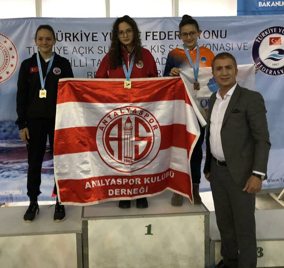 Antalya’dan 18 yüzücü milli takımda 
