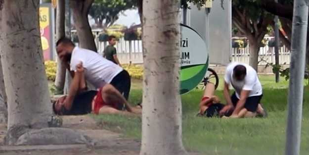 Antalya’nın göbeğinde rezalet görüntüler! Kimse müdahale etmedi