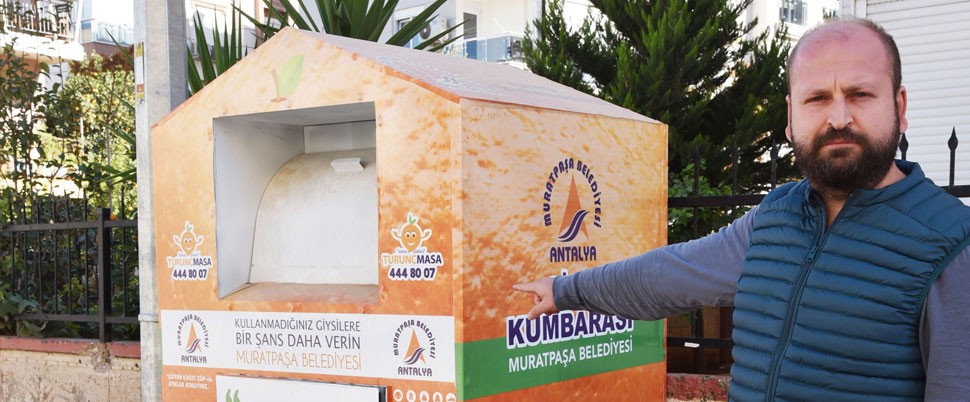 Antalya'nın Muratpaşa ilçesinde 'giysi kumbarası' hırsızlığı