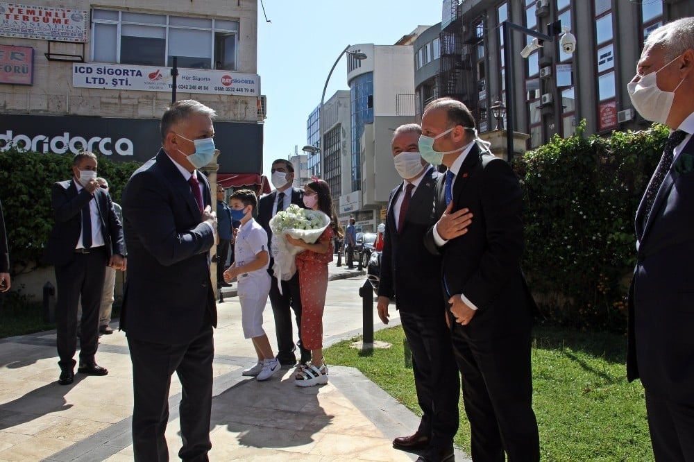 Antalya’nın yeni valisi Ersin Yazıcı göreve başladı 