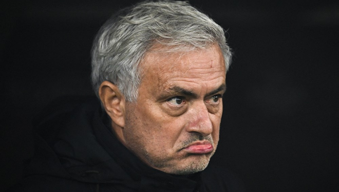 Antalyaspor - Fenerbahçe maçında ilginç anlar! Mourinho öyle bir şey yaptı ki…