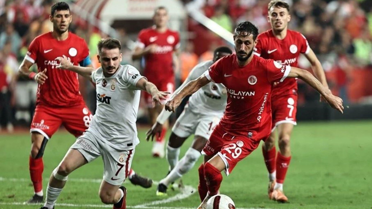 Galatasaray deplasmanda Antalyaspor'u rahat geçti
