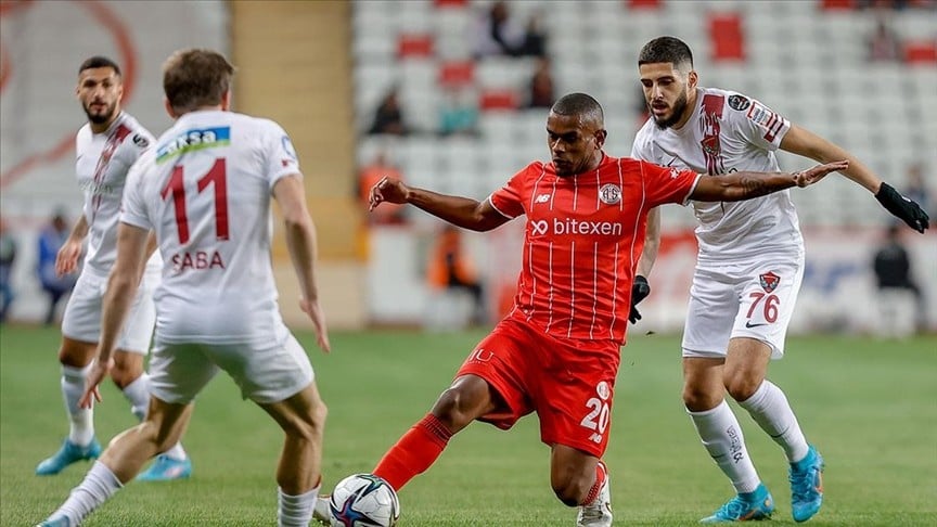 Antalyaspor sahasında Hatayspor'u 4-1 yendi