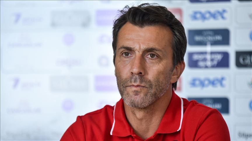 Antalyaspor Teknik Direktörü Bülent Korkmaz: Doğru yoldayız ve iyi oynuyoruz dedi