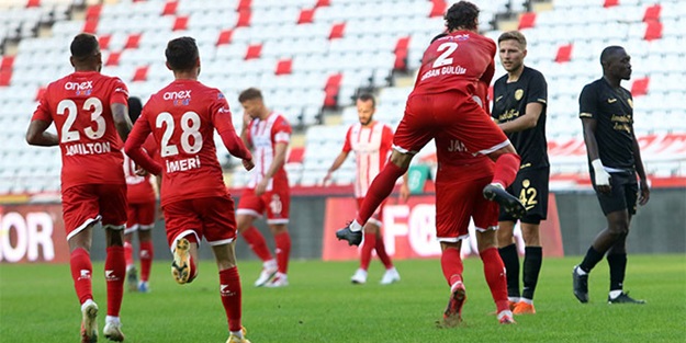 Antalyaspor'da 7 hafta sonra gelen 3 puan sevinci