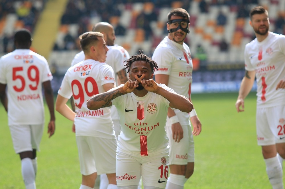 Antalyaspor’da Fredy’den büyük çıkış 