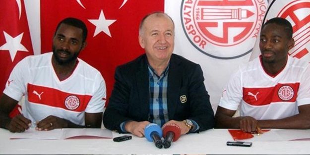 Antalyaspor'da çifte imza