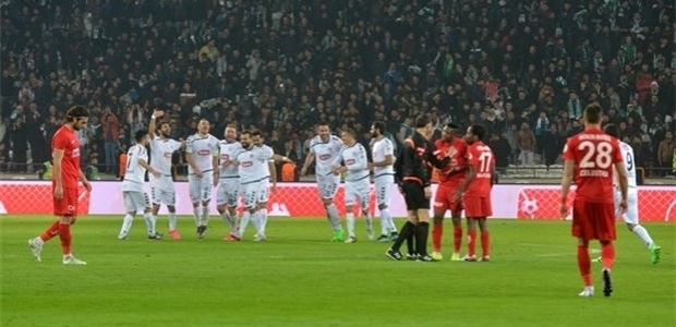 Antalyaspor'dan taraftarlara hem özür hem teşekkür