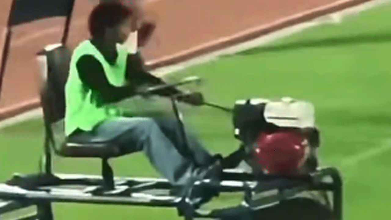Antalyasporlu eski futbolcu neye uğradığını şaşırdı: Yeşil sahada görülmemiş kaza!