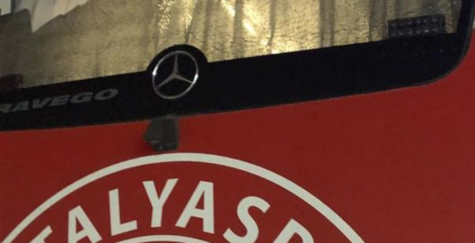 Antalyaspor'un otobüsüne saldırı: Yaralılar var