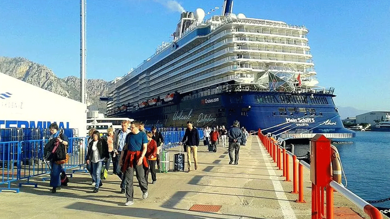 Antalya'ya para yağacak! Dev kruvaziyer 5 bin turist getirdi
