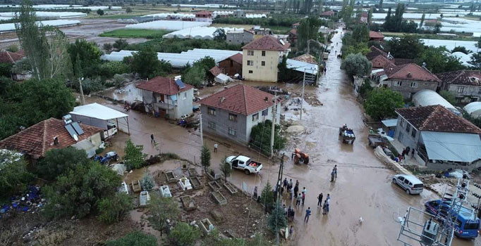 Antalya'yı sel vurdu: Zarar çok büyük