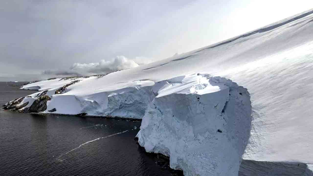 Antarktika’da buzların altından çıkan sırlar iklimi aydınlatacak