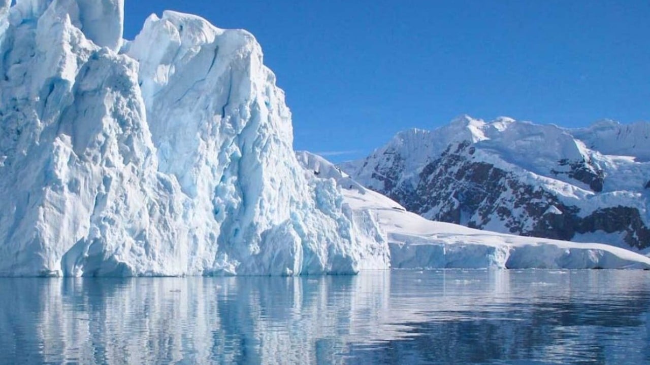 Antarktika’da buzullar alarm veriyor: Hektoria Buzulu iki ayda kütlesinin yarısını kaybetti