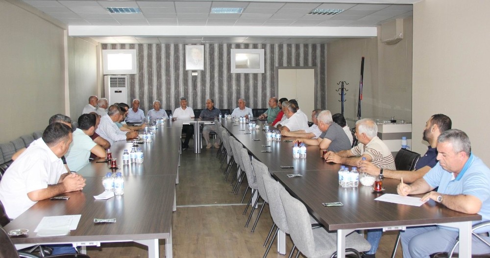Antep fıstığı sektör temsilcileri istişare toplantısında buluştu 